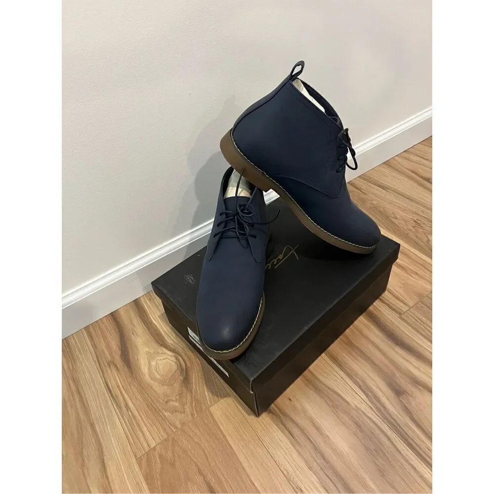 Toecap NWT Navy Satin Sheen Leather Chukka Boots sz 7